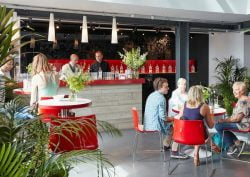 gallery-bar-beefeater-london-the-home-of-gin